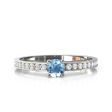 Charger l'image dans la galerie, Solitaire en or blanc 750 serti d'une Aigue-Marine et empierré de 18 diamants