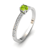 Charger l'image dans la galerie, Solitaire en or blanc 750 serti d'un Péridot et empierré de 18 diamants