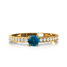 Charger l'image dans la galerie, Solitaire en or jaune 750 serti d'une Topaze Blue London et empierré de 18 diamants