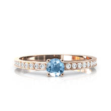 Charger l'image dans la galerie, Solitaire en or rose 750 serti d'une Aigue-Marine et empierré de 18 diamants