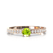 Charger l'image dans la galerie, Solitaire en or rose 750 serti d'un Péridot et empierré de 18 diamants
