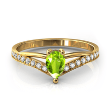 Charger l'image dans la galerie, Solitaire en or jaune 750 serti d'un Péridot en taille poire