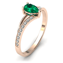 Charger l'image dans la galerie, Solitaire en or rose 750 serti d'une Emeraude en taille poire