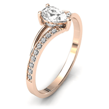 Charger l'image dans la galerie, Solitaire en or rose 750 serti d'un Saphir blanc en taille poire