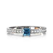 Charger l'image dans la galerie, Solitaire en or blanc 750 serti d'une Aigue-marine en taille princesse