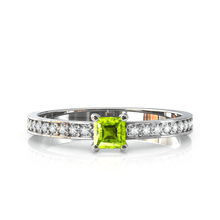 Charger l'image dans la galerie, Solitaire en or blanc 750 serti d'un Péridot en taille princesse