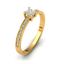 Charger l'image dans la galerie, Solitaire en or jaune 750 serti d'un Saphir blanc en taille princesse