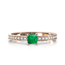 Charger l'image dans la galerie, Solitaire en or rose 750 serti d'une Emeraude en taille princesse