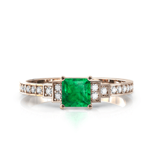 Charger l'image dans la galerie, Solitaire en or rose 750 serti d'une Emeraude en taille princesse
