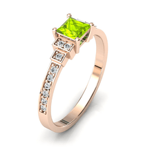 Charger l'image dans la galerie, Solitaire en or rose 750 serti d'un Péridot en taille princesse