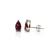 Charger l'image dans la galerie, Boucles d'oreilles en or rose 750 serties de grenat Rhodolite en poire | Faventine Joaillerie en ligne française
