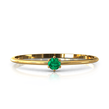 Charger l'image dans la galerie, Mini solitaire en or jaune 750 serti d'une Emeraude

