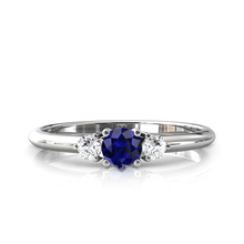 Charger l'image dans la galerie, Solitaire épaulé en or blanc palladié 750 serti d'un Saphir central de 4 mm
