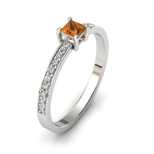 Charger l'image dans la galerie, Solitaire en or blanc 750 serti d'une Citrine en taille princesse
