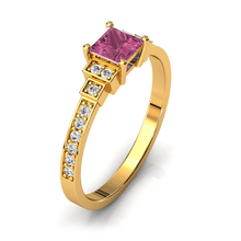 Charger l'image dans la galerie, Solitaire en or jaune 750 serti d'une Tourmaline en taille princesse
