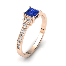 Charger l'image dans la galerie, Solitaire en or rose 750 serti d'une Tanzanite en taille princesse
